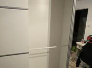 Grajewo ogłoszenia: Sprzedam przesuwaną szafę z lustrem. Stan bardzo dobry, jednak... - zdjęcie