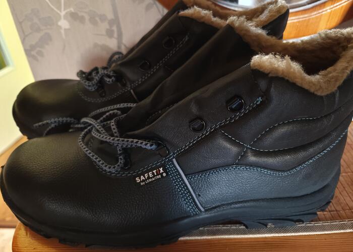 Grajewo ogłoszenia: Sprzedam buty robocze z metalowym noskiem , zimowe rozmiar 47 ,...