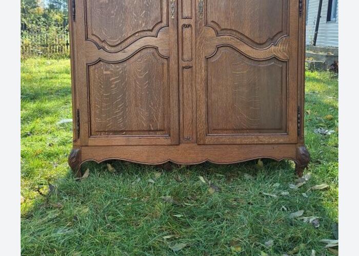 Grajewo ogłoszenia: Sprzedam stylową szafę dębową (lite drewno) w stylu...