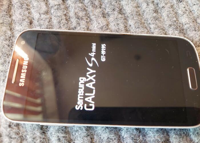 Grajewo ogłoszenia: Sprzedam fajne średniej wielkości telefony które są w super...