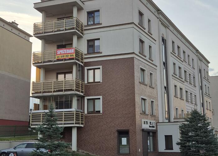 Grajewo ogłoszenia: 3 pokoje | 60,5 m2 | Winda | Duży balkon z widokiem na Sad Miejski...